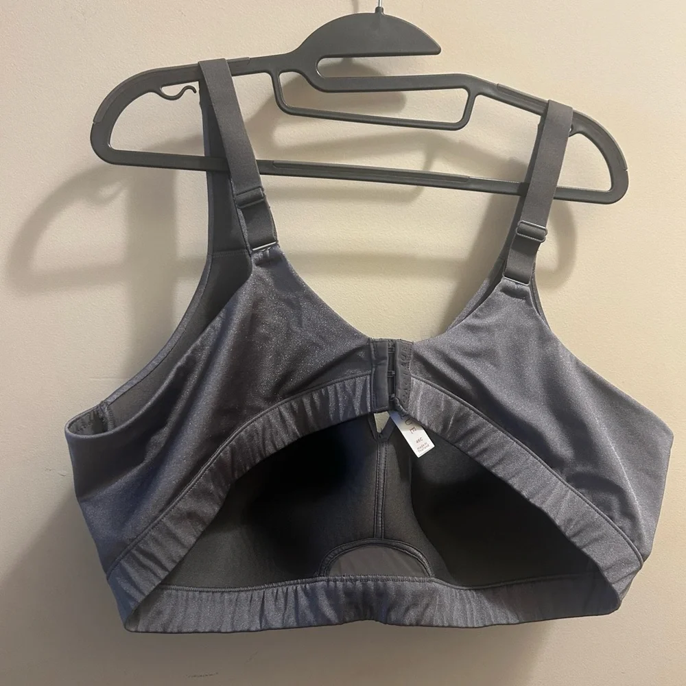 Lane Bryant- Cacique Women's Gray Satin Bra. Lightly Lined, No wire. Size 46C - Picture 2 of 7